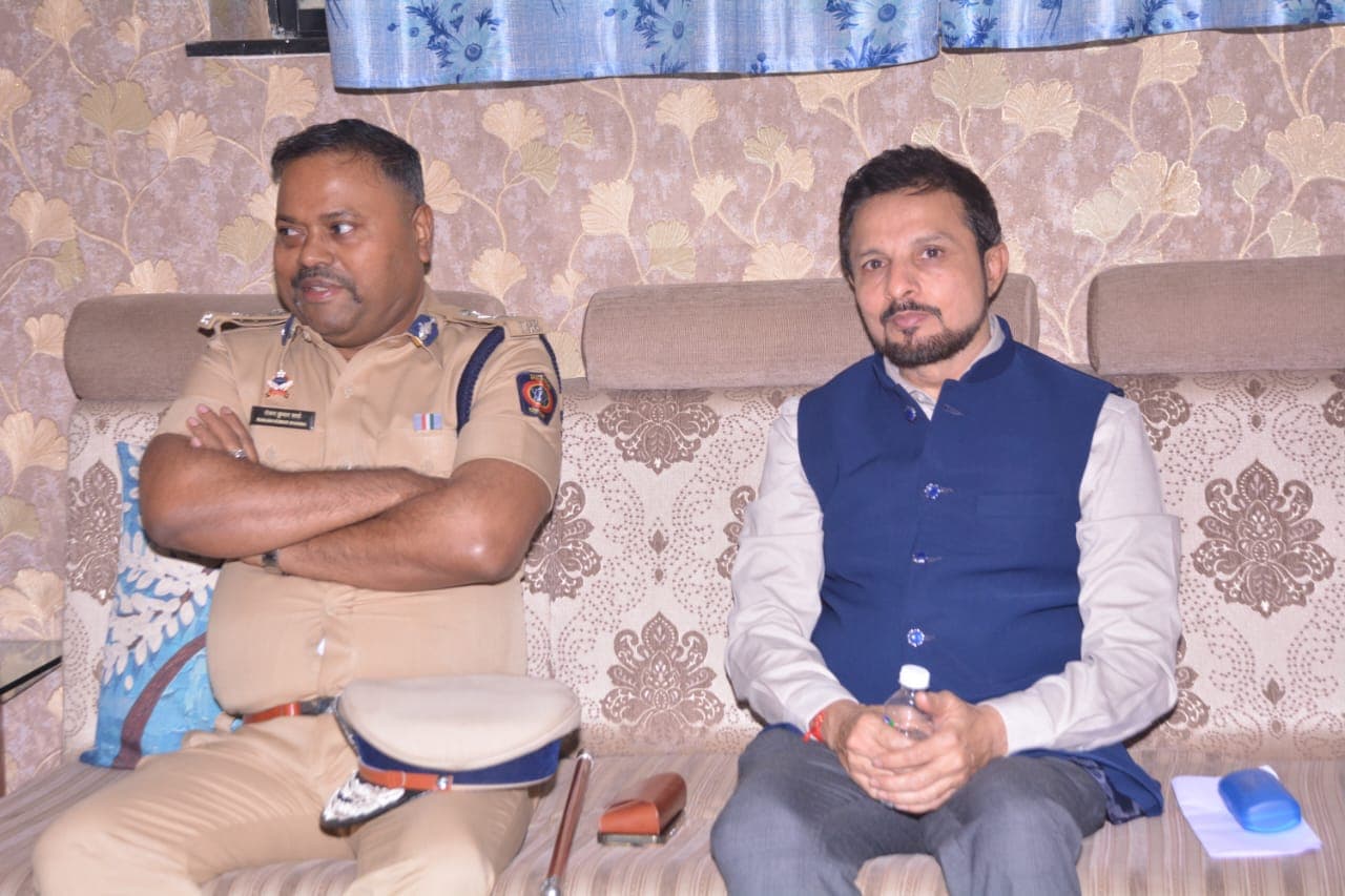Secretary with Police Officials